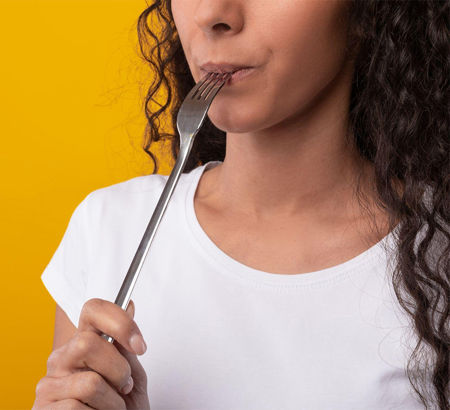 Sabor metálico en la boca: por qué ocurre y cuándo es preocupante
