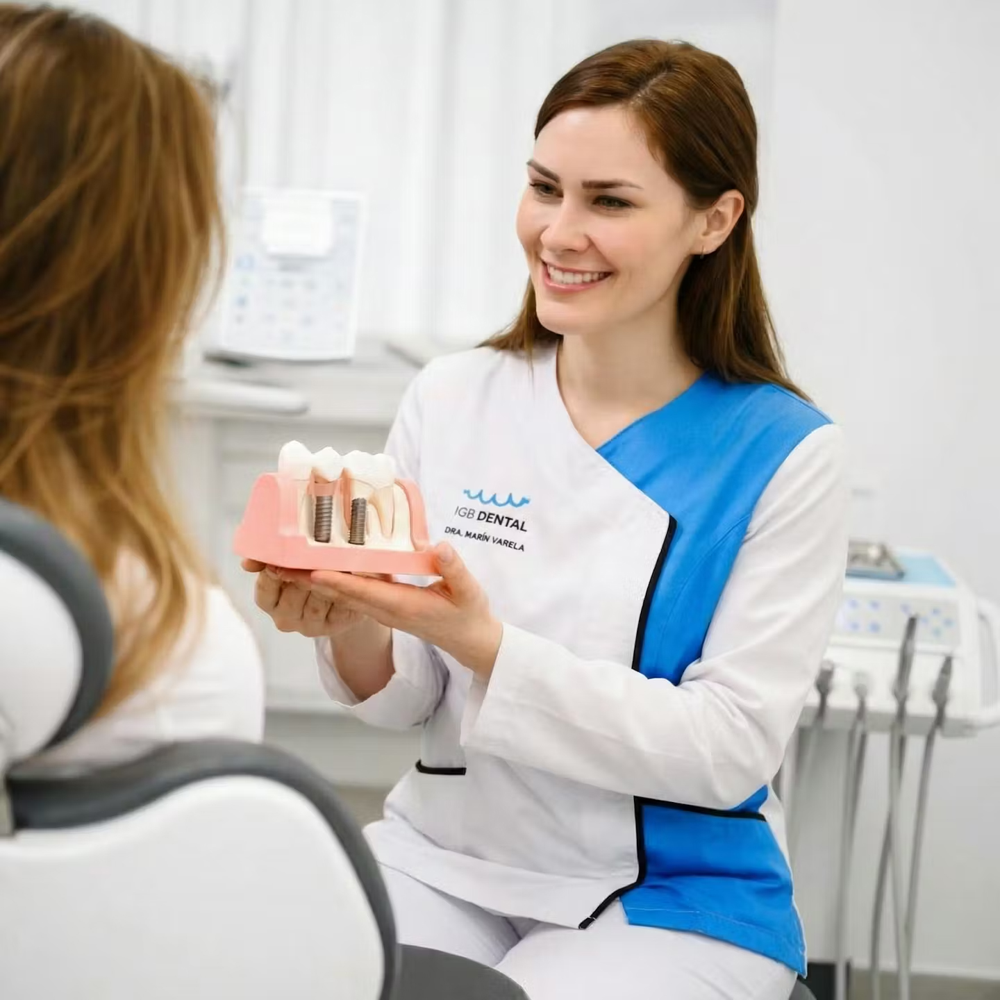 Implantes Dentales en Alicante: Desmontando el Miedo al Dolor | IGB Dental